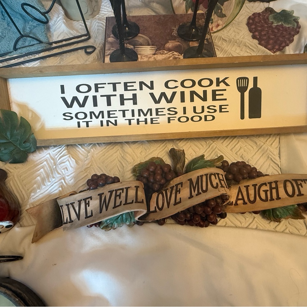 Vintage Wine Decor Collection!! - Picture 11 of 16